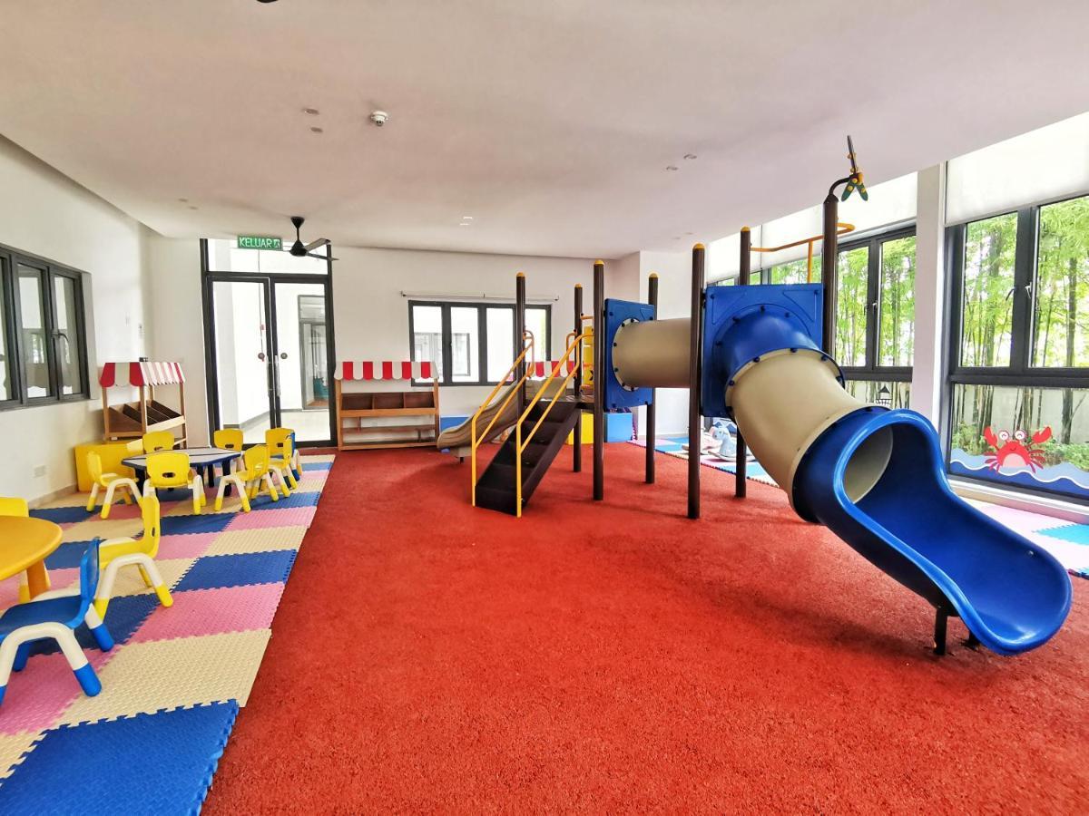 Yussy 2 Bedroom Sea View Condo At R&F Princess Cove Johor Bahru Exterior photo