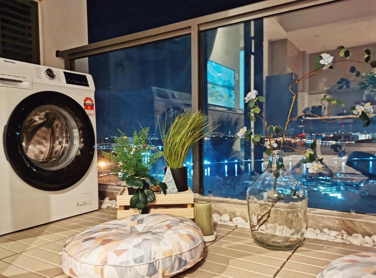 Yussy 2 Bedroom Sea View Condo At R&F Princess Cove Johor Bahru Exterior photo